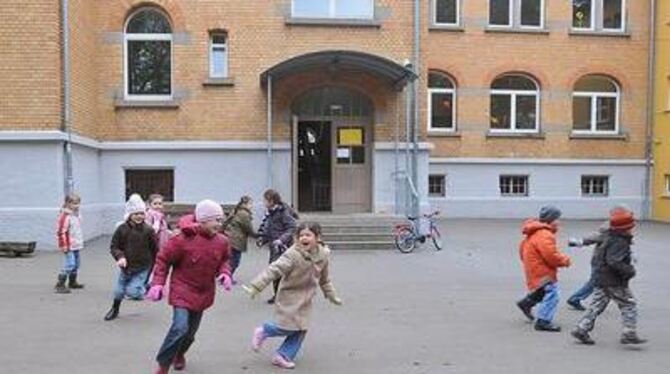 Sie haben gut lachen: Die Betzinger Hoffmannschule soll zur Werkrealschule werden.  FOTO: TRINKHAUS