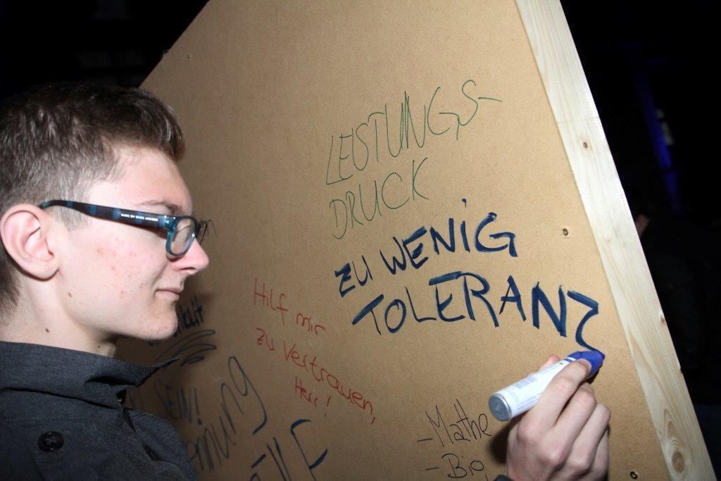 Jugendgottesdienst in der großen Schmiedehalle Henning-Areal Metzingen