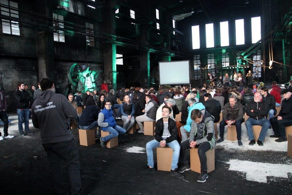 Jugendgottesdienst in der großen Schmiedehalle Henning-Areal Metzingen
