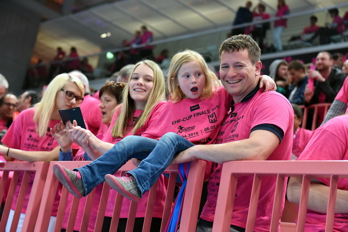 TuS Metzingen - Dunaujvaros KKA 28:26