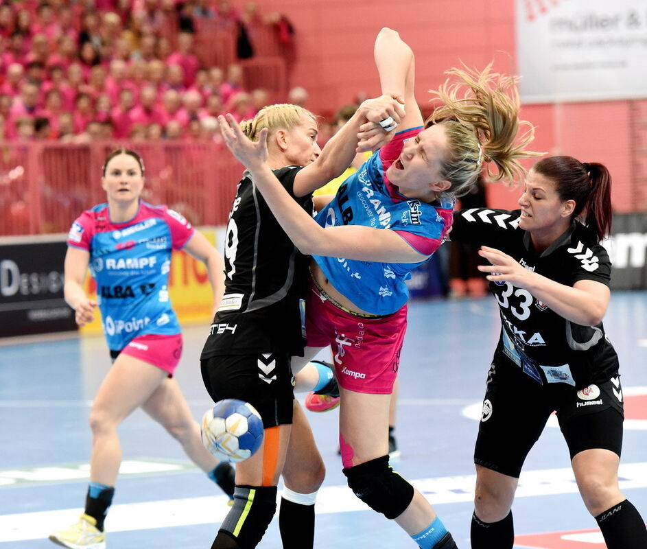 TuS Metzingen - Dunaujvaros KKA 28:26