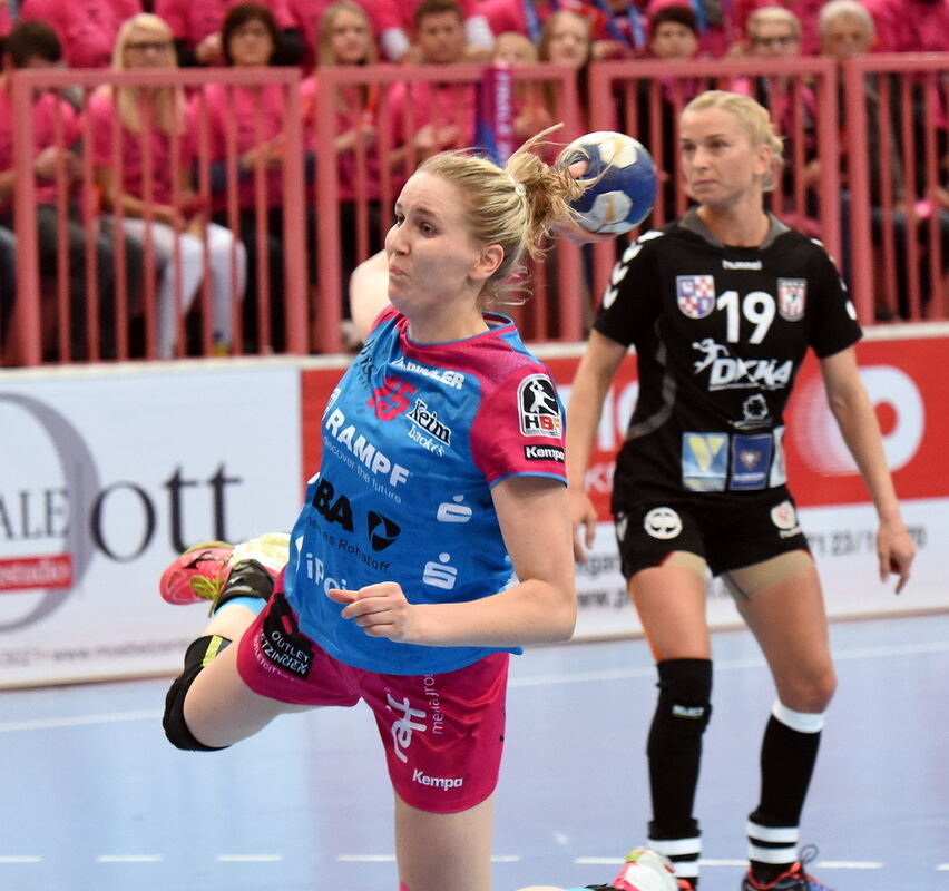 TuS Metzingen - Dunaujvaros KKA 28:26