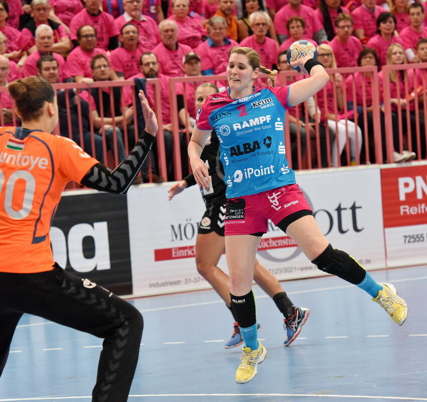 TuS Metzingen - Dunaujvaros KKA 28:26