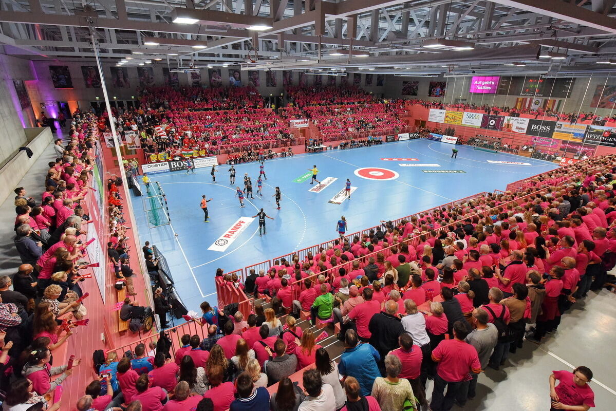 TuS Metzingen - Dunaujvaros KKA 28:26