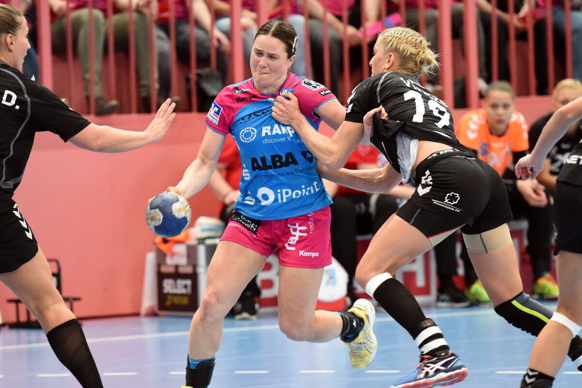 TuS Metzingen - Dunaujvaros KKA 28:26