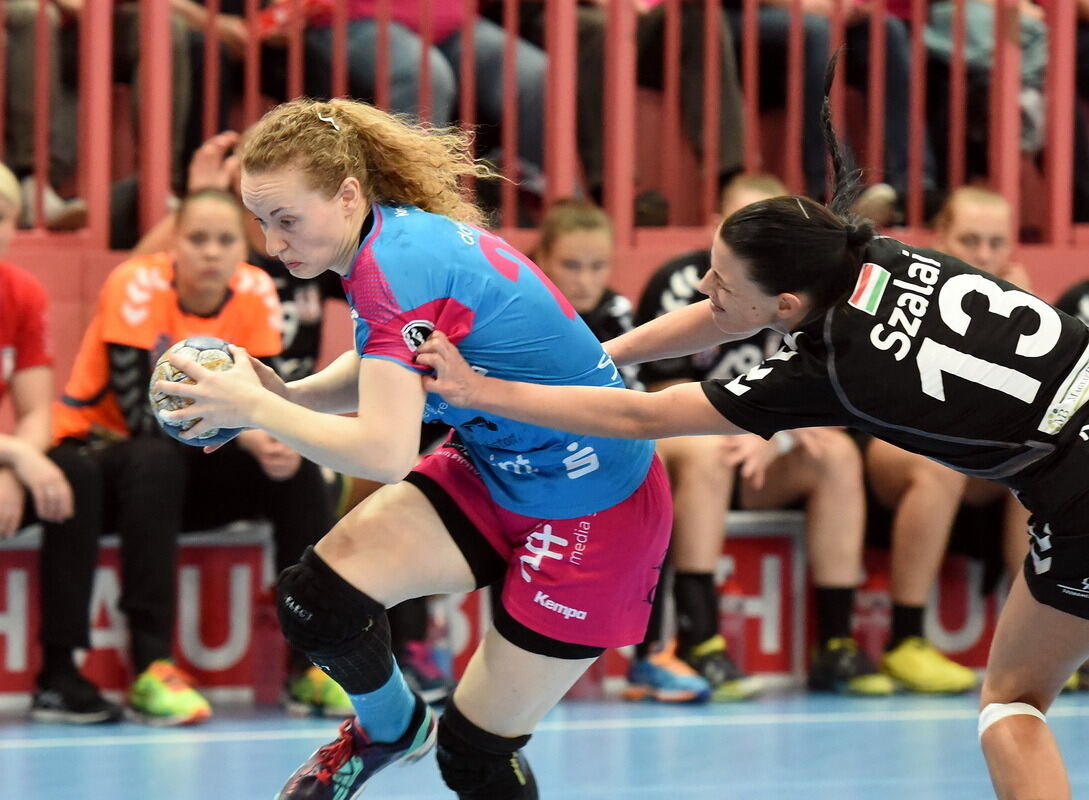 TuS Metzingen - Dunaujvaros KKA 28:26