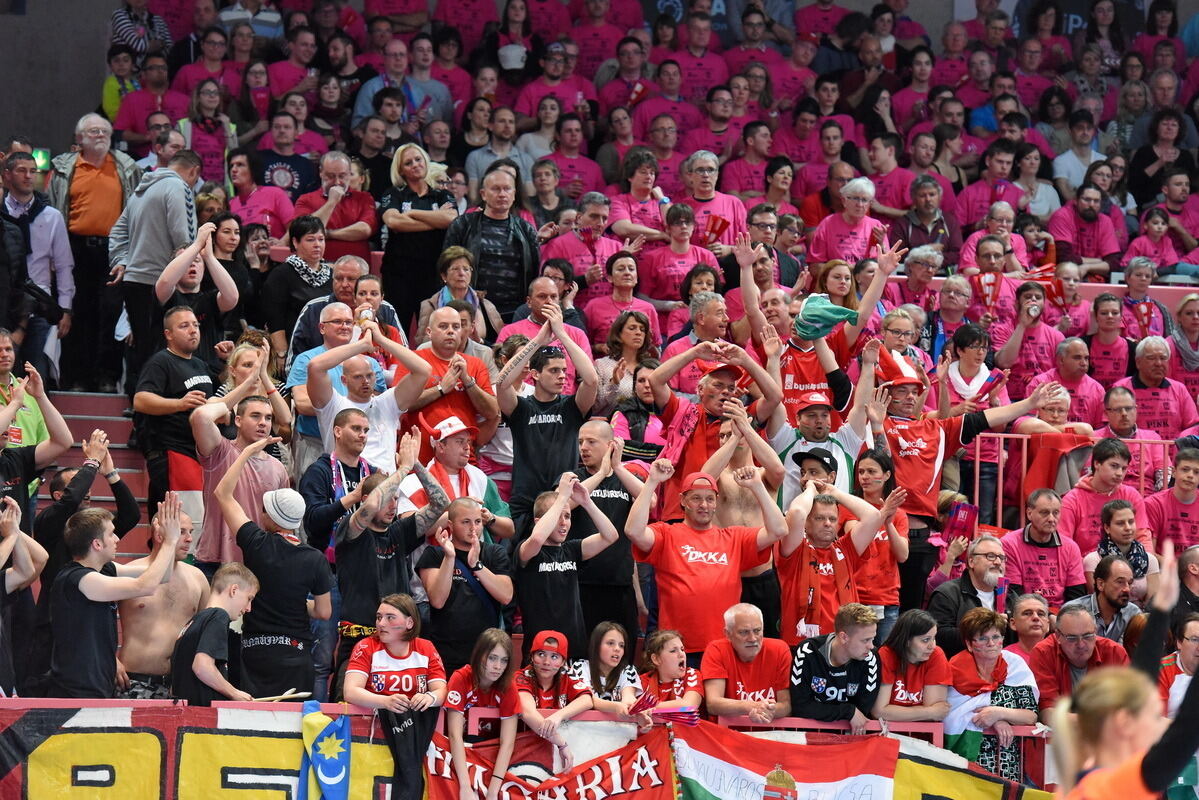 TuS Metzingen - Dunaujvaros KKA 28:26