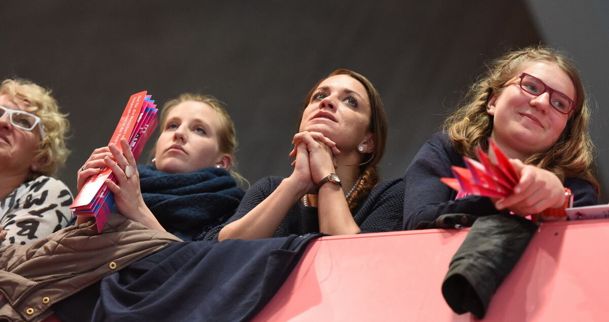 TuS Metzingen - Dunaujvaros KKA 28:26