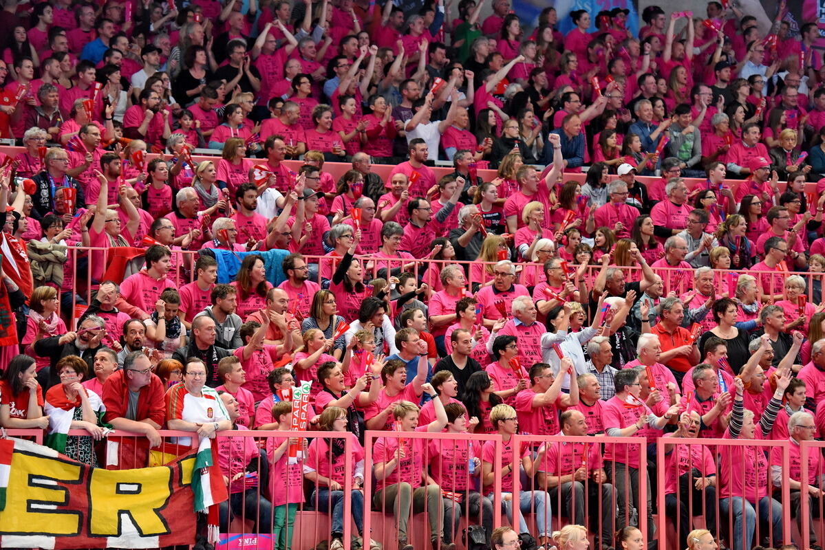 TuS Metzingen - Dunaujvaros KKA 28:26