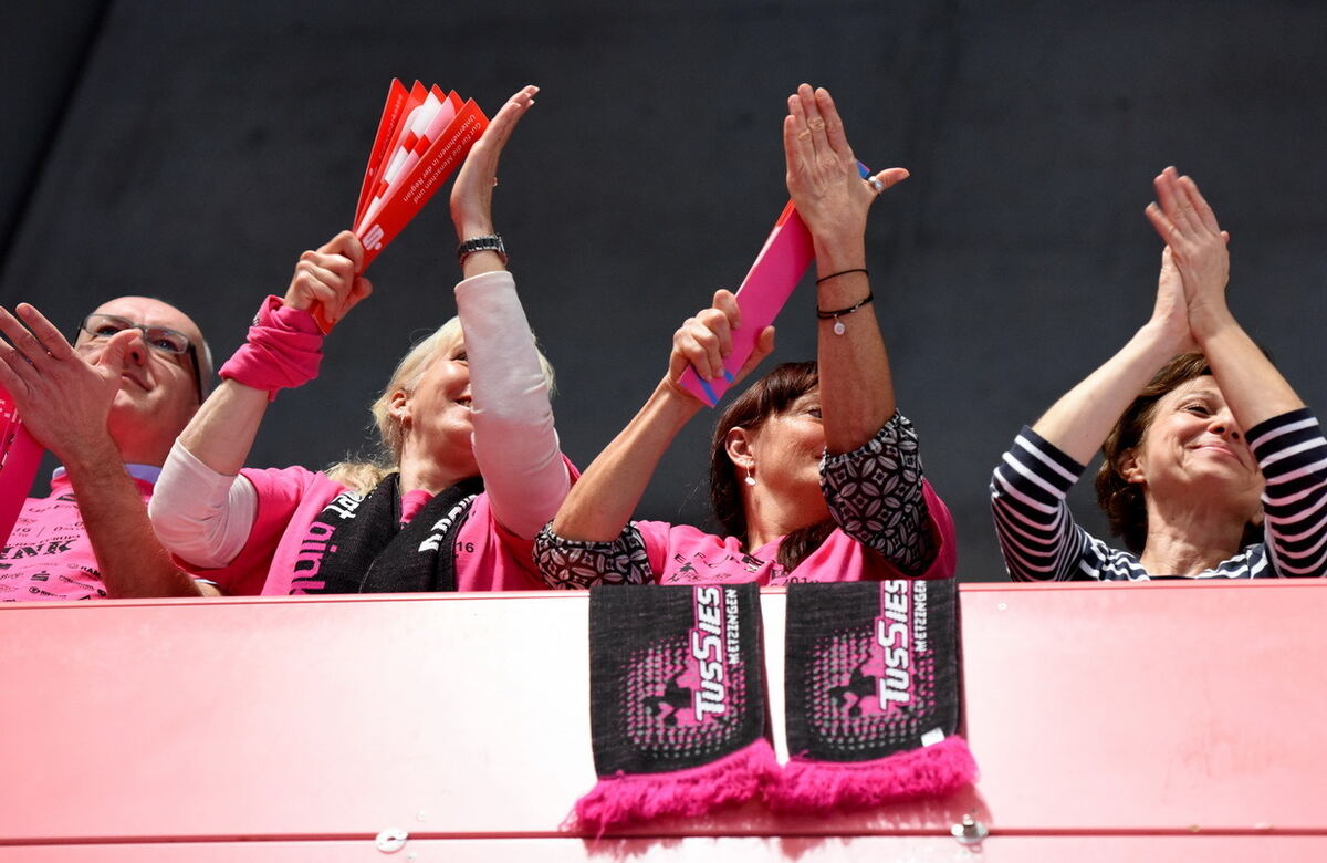 TuS Metzingen - Dunaujvaros KKA 28:26