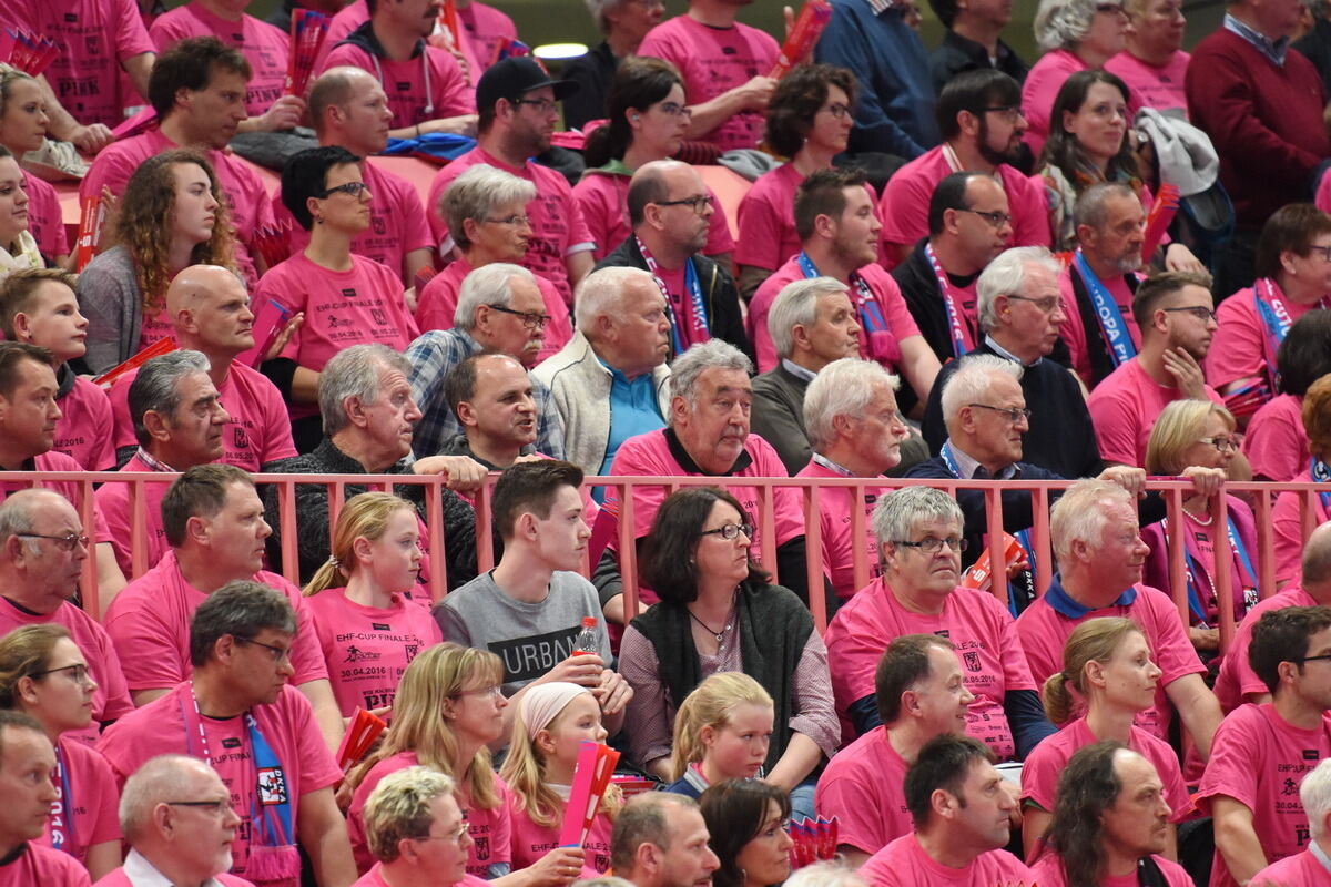 TuS Metzingen - Dunaujvaros KKA 28:26