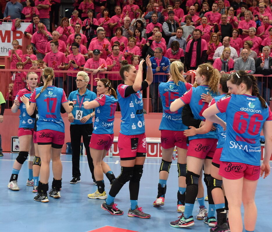 TuS Metzingen - Dunaujvaros KKA 28:26