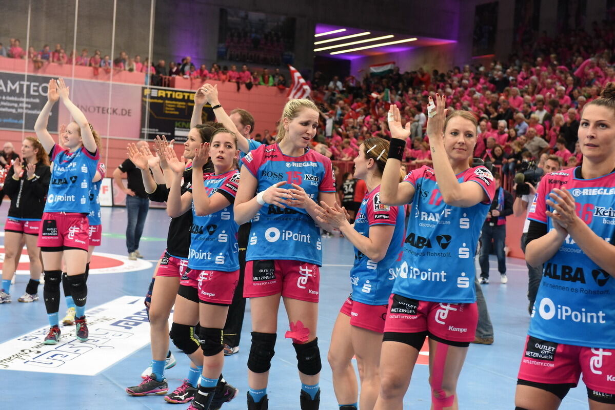 TuS Metzingen - Dunaujvaros KKA 28:26