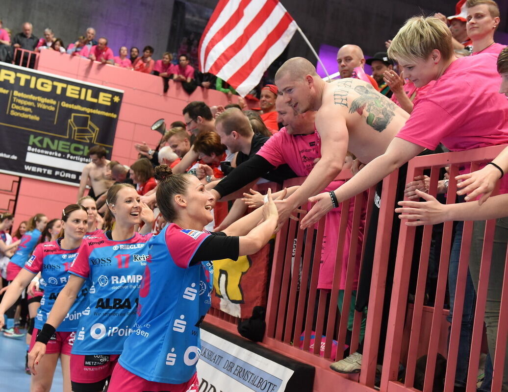 TuS Metzingen - Dunaujvaros KKA 28:26