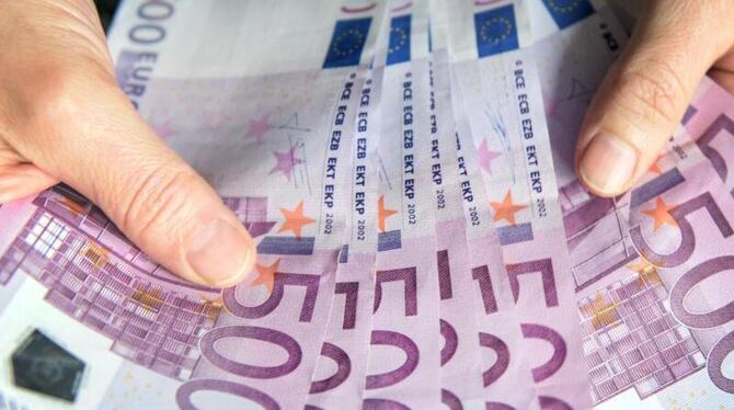 Das Aus für die 500-Euro-Geldscheine bedeutet laut EZB nicht den Anfang vom Ende des Bargelds. Foto: Patrick Seeger