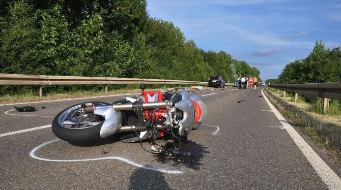 Ein 59-jähriger Motorradfahrer ist 2015 bei einem Unfall nahe Nürtingen ums Leben gekommen. FOTO: ANDREAS ROSAR/DPA