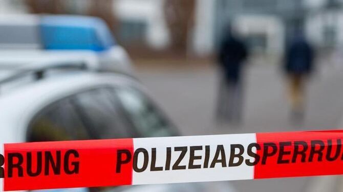 Im rheinland-pfälzischen Frankenthal hat ein Mann sein Baby aus dem Fenster geworfen. Foto: Marc Tirl/Symbol