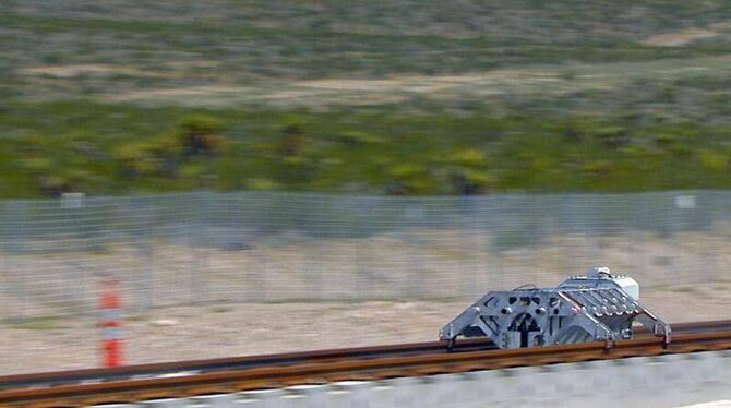 Test des Hyperloop One im amerikanischen Las Vegas. Auch die Deutsche Bahn wir in die Entwicklung dieses Zugsystems eingebund