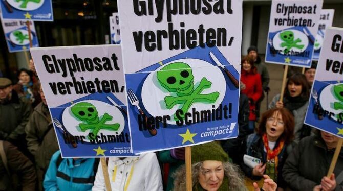 Protest gegen den Einsatz des Pflanzenschutzmittels Glyphosat. Foto: Axel Heimken/Archiv