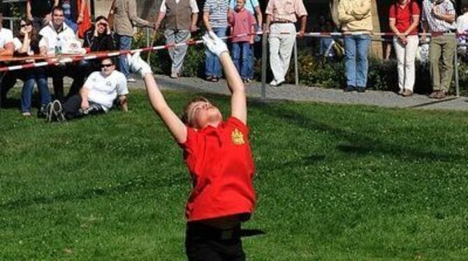 Hoch, höher, am Höchsten: Der achtjährige Felix Schaich aus Konstanz meisterte stolze sieben Meter  und stellte damit den Weltre