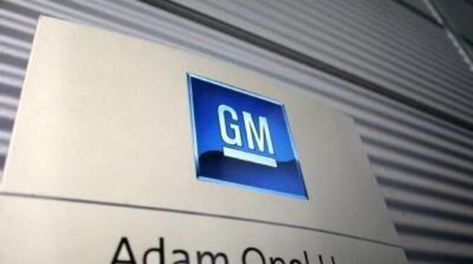 Das Logo des US-Autokonzerns General Motors am Opelwerk in Rüsselsheim. Wird es dort bleiben?
FOTO: DPA