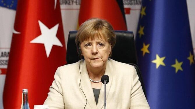Kanzlerin Merkel gibt im türkischen Gaziantep eine Pressekonferenz. Foto: Sedat Suna/Archiv
