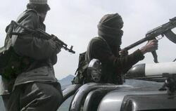 Bewaffnete Taliban an der Grenze zu Pakistan. Bei einem Selbstmordanschlag sind der Vizechef des afghanischen Geheimdienstes NDS