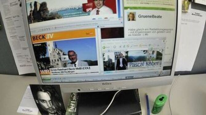 Auf einen Blick  auf einen Click: Politiker präsentieren sich im Internet.
FOTO: NIETHAMMER