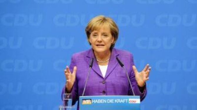 Bundeskanzlerin Angela Merkel hält am Wahlkampfkurs der CDU fest.
FOTO: DPA