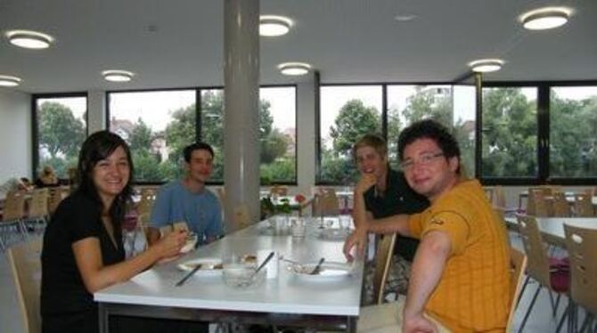 Mariesol Alvarez aus Spanien, Dominik Scala, Maximilian Weitkämper und Massimiliano Losi aus Italien haben sich in der Tübinger