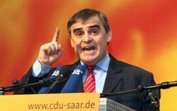 Peter Müller (CDU), Ministerpräsident des Saarlands, muss um den Verbleib im Amt zittern. FOTO: DPA