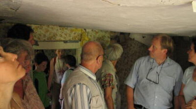 Hänge-Decke und Blümchentapeten: Noch ist das Aichelauer Bauernhaus im Freilichtmuseum Beuren nur bei Führungen zugänglich. Wenn