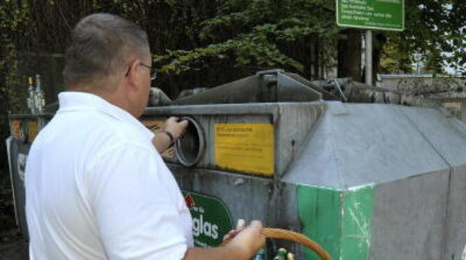 Für die Bürger im Ringelbachgebiet bleibt als Alternative unter anderem noch der Container am Altenheim. FOTO: NIETHAMMER