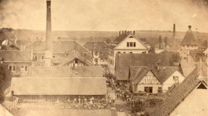 Vereinigte Werkstätten zum Bruderhaus mit Blickrichtung Westen im Jahr 1865. In der Bildmitte, rechts hinter den Werkstätten das