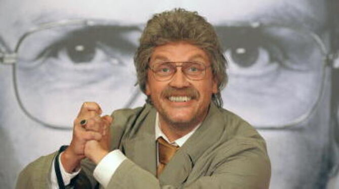 Jute Frage: warum will Horst Schlämmer Bundeskanzler werden. FOTO: DPA