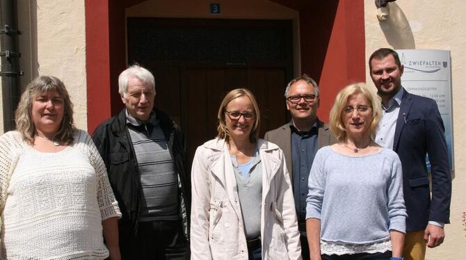 Machen sich für eine organisierte Nachbarschaftshilfe in Zwiefalten und Pfronstetten stark (von links): Gertrud Schädle, Pfarrer