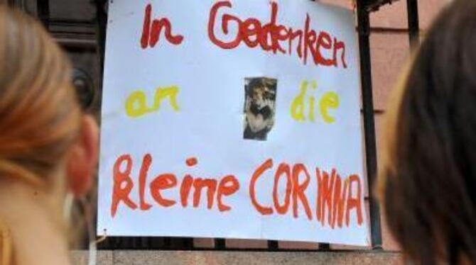 Die Stadt Eilenburg gedenkt der toten Corinna.
FOTO: DPA