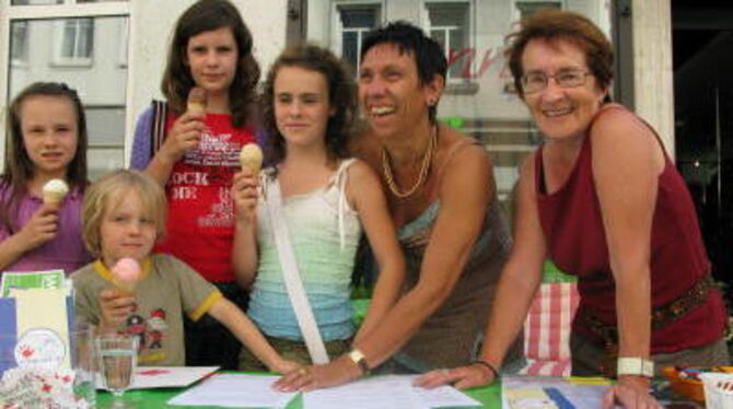 Spiel und Spaß im »Schwätzle-Eck«, wo zur Premiere vor allem der Nachwuchs auf seine Kosten kam. Zum Rätselraten animiert wurde