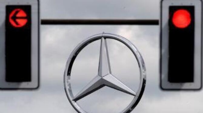 Die Bilanzen von Daimler stehen unter keinem guten Stern. Der Konzern meldet im ersten Quartal 2009 tiefrote Zahlen. FOTO: DPA