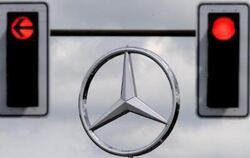 Die Bilanzen von Daimler stehen unter keinem guten Stern. Der Konzern meldet im ersten Quartal 2009 tiefrote Zahlen. FOTO: DPA