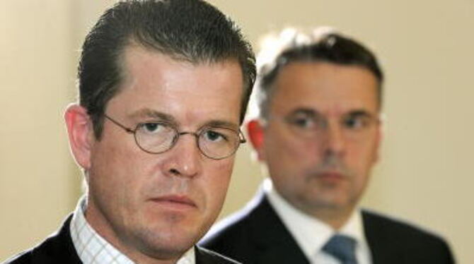 Bundeswirtschaftsminister Karl-Theodor zu Guttenberg (37) ist derzeit der populärste Politiker in Deutschland. Am heutigen Nachm