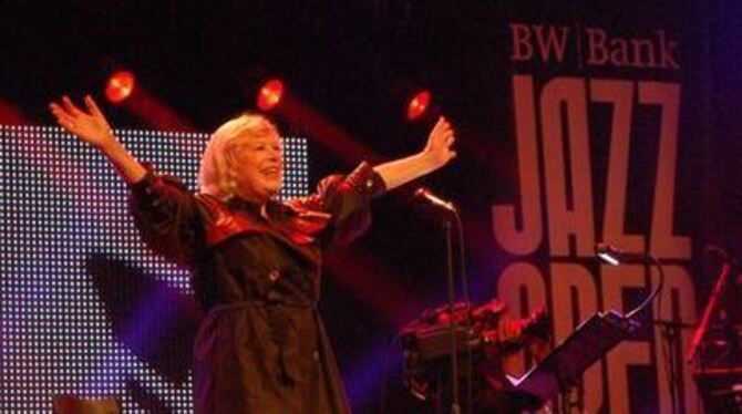 Bei den Jazzopen in Stuttgart begeistert gefeiert: Marianne Faithfull.
FOTO: CO