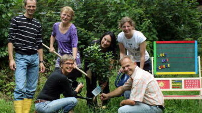 Streben eine neue, bessere Lernatmophäre an (stehend von links): Gerald Schur, Kathrin Kniep, Andrea Saile, Carmen Möller sowie