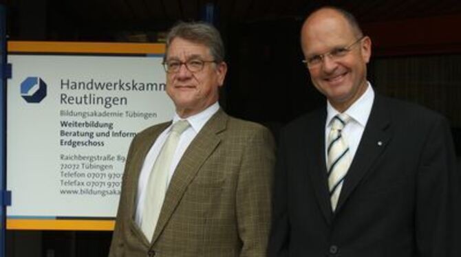 Joachim Möhrle (links) und Dr. Joachim Eisert sehen die Zukunft des Handwerks dank Konjunkturpaket und vermehrten Privataufträge