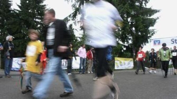 Sportlich Gutes tun: Rund fünfhundert Läufer, und damit mehr als je zuvor, sind am Sonntag bei &raquo;Steps for Life&laquo; in W