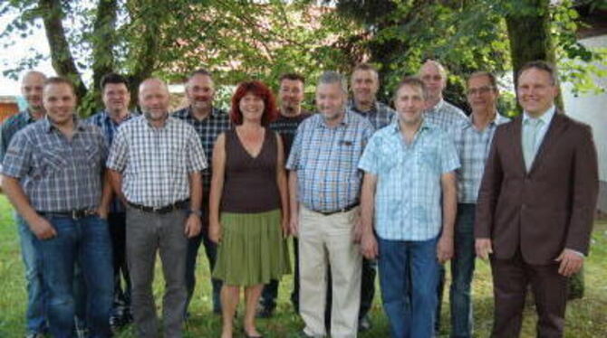 Der neue Pfronstetter Gemeinderat hat sich am Mittwoch konstituiert. FOTO: HÄUSSLER
