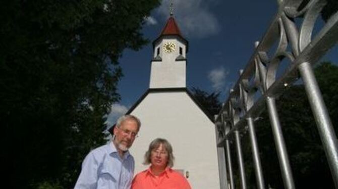 Heute ist der letzte Arbeitstag in Seeburg von Anneliese und Dietmar Scheible (vor der Johanneskirche). Die Theologin wechselt a
