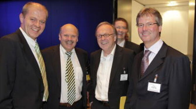 90 Unternehmen präsentierten sich bei der &raquo;Mediabudget&laquo; (von links): Messechef Ulrich Kromer, GEA-Verleger und Präsi
