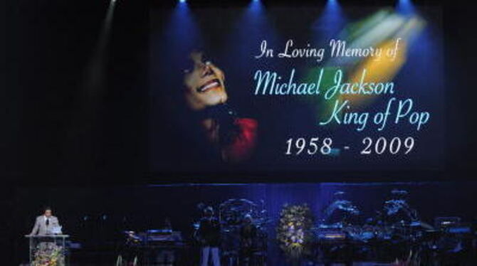 Bei der Trauerfeier für Michael Jackson sagten Stars und Fans Lebewohl.
FOTO: DPA