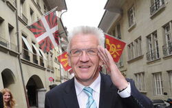 ARCHIV - Der baden-württembergische Ministerpräsident Winfried Kretschmann (Grüne) geht in Bern spazieren.  Foto: Franziska Krau